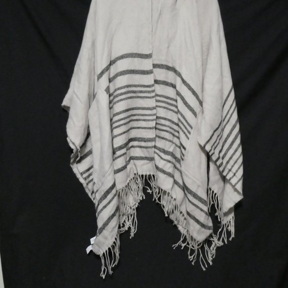 GARAGE one size, striped hooded poncho with deep pockets, BNWT - Picture 8 of 15